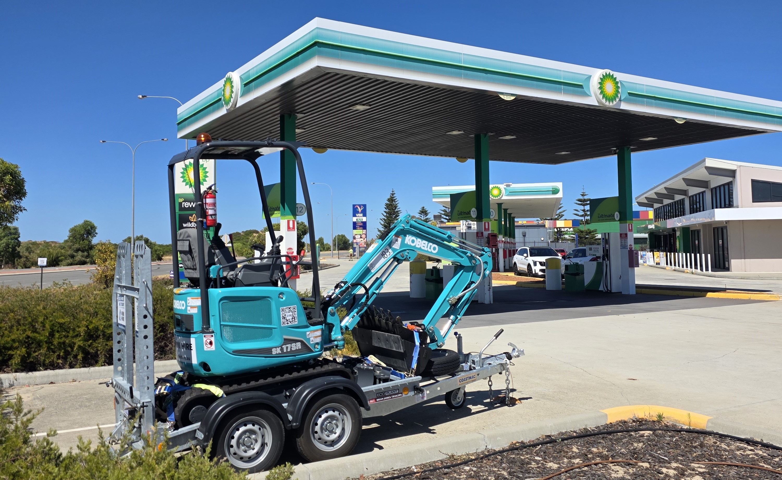 Mini excavator hire Port Kennedy — panoramic view